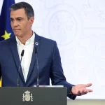Pedro Sanchez asked the Spaniards not to wear a tie

