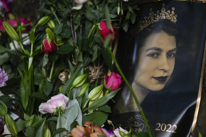 Elizabeth II, Funeral Hall Rules: No flowers, no silence for the Queen

