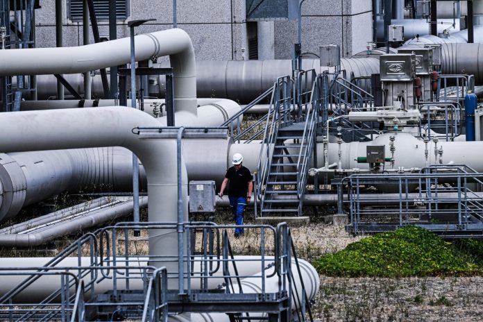 Moscow squeezes gas for Europe, the Kremlin estimates: 